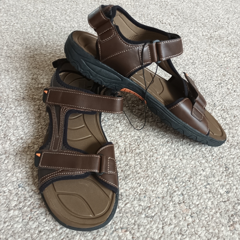New Eddie Bauer Men's Faux Leather Top Sandals. - Picture 1 of 11